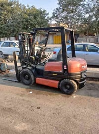 تيوتا 2 طن بانزين اربع حركات (بدون اوراق ) 07733576050