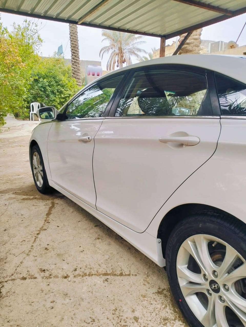 سلام عليكم سـوناتا 2013خليجي
رقم بغداد الرقم الجديد بسمي  فول مواصفات ماعدا بني رامه /حساسات خليفيه /تبريد قطعتين /مري شفط /اشاير مري/شاشه /شفتات استيرن /تحكمات استيرن /كشن كهربائي /تدفئه كشنات /
محرك 2400 كير محرك كفاله سياره نضيفه 

حداديه اماميه خليفيه جديد تبريد قطعتين كله جديد تخم تاير 
سياره بيه فقط رش البارب السايق وشبرين بلباب الخلفي  ويم قبق البانزين  فقط يم القبق
السعر 127 مكان كربلاء ***********
