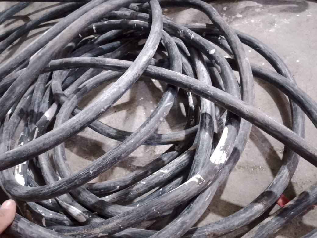 كـيبل كـهرباء مستخدم قليل لا مـيبس ولا ضارب كلش نضيف ابو 16 الاردنـي سعر المتر قفل 12 الف واذا تاخذه كـله قفل 350 قفل عنوان بصره قبله


**إذا كنت صاحب هذا الإعلان وتريد حذفه لأي سبب، رجاءا أرسل رسالة إلى الدعم الفني**