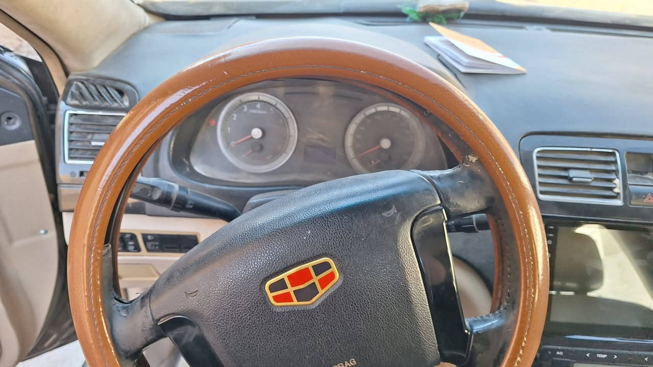 ام كراند ٢٠١٢
مكينه كير ميسبوشي ٢٠٠٠ كفاله 
مصبوغه عام 
رقم ذي قار 
كوت حي الجامعه 
تفاصيل بالفديو 
سعر ٥٠
***********
