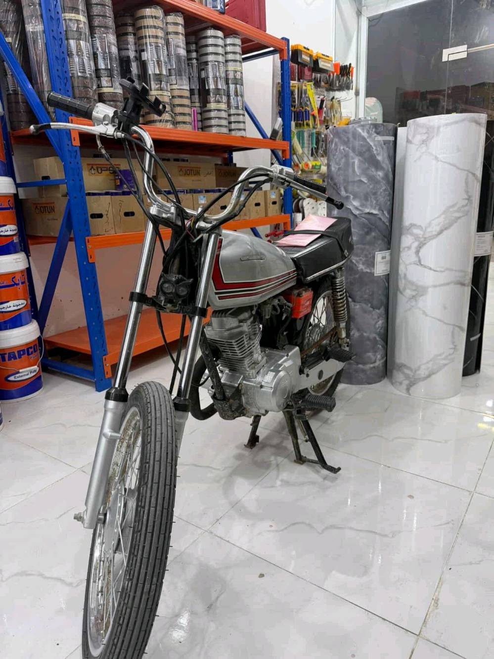 السلام عليكم دراجه نوع نامه للبيع الدراجه اوراق بأسمي مكينه جديده ما مفتوحه ابد دراجه جديده مو مال تعليك وهاي سوالف سعر الدراجه 800 ألف وبيها مجال حق الجيه  مكان الدراجه البصره التنومه ئي استفسار اتصل على الرقم ***********