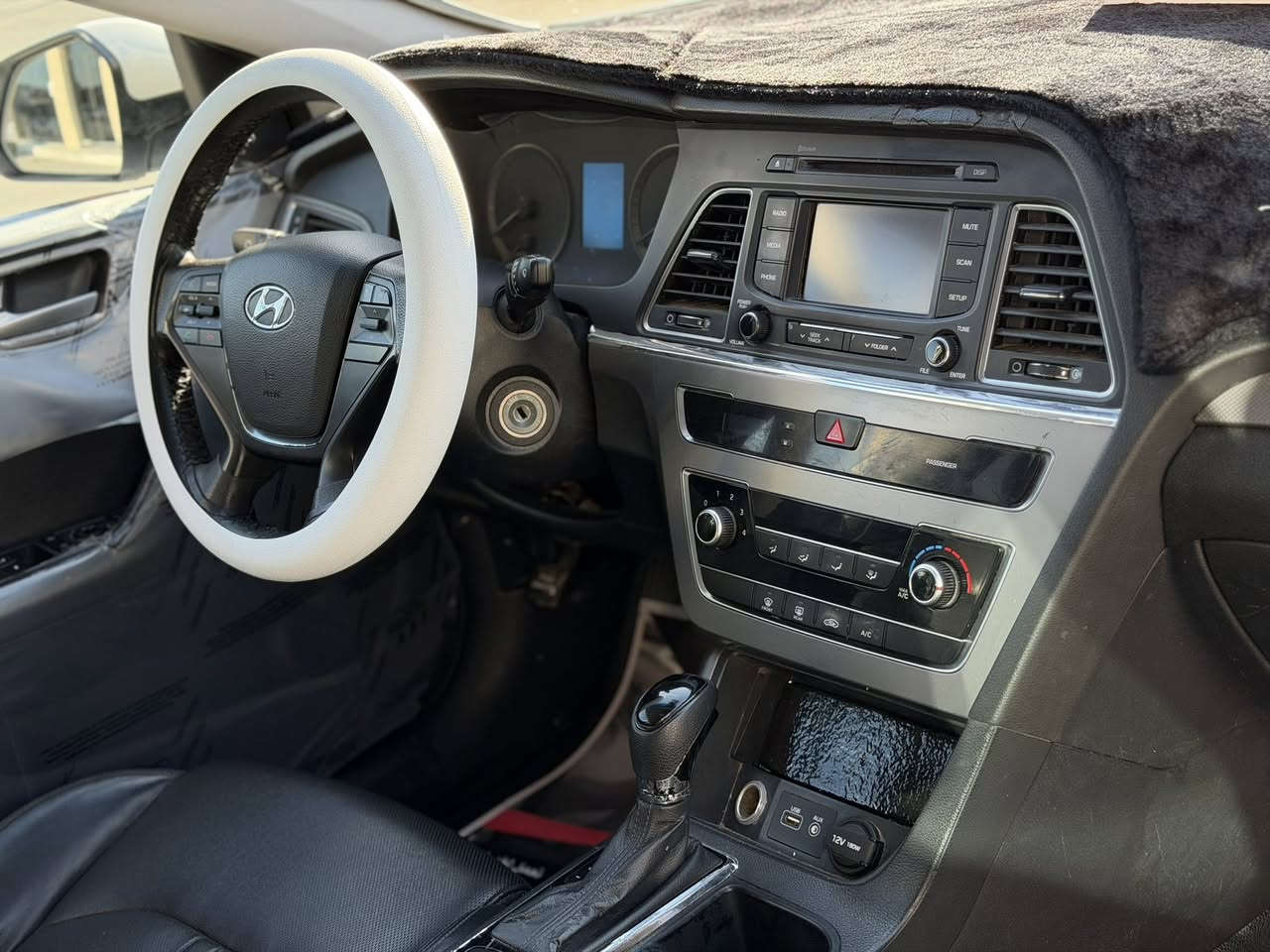 سلام عليكم        #للبيع_فقط
هيونداي سوناتا 
مديل 2017
#ادوات_ادوات_دخول_جديد
 #متومة_ارقام_وسنوية_اصلي 

مكينة 2400   دوش بانزين بلاد
فول تحكم سترين 
بلوتوث 
تبريد ثلج ❄️ 
حدادية 95%
كشنات جلد 
سيارة كلش جديدة وجاهزة للخير
مكانها البصره 
سعر وتفاصيل اكثر اتصل وتدلل 
***********
