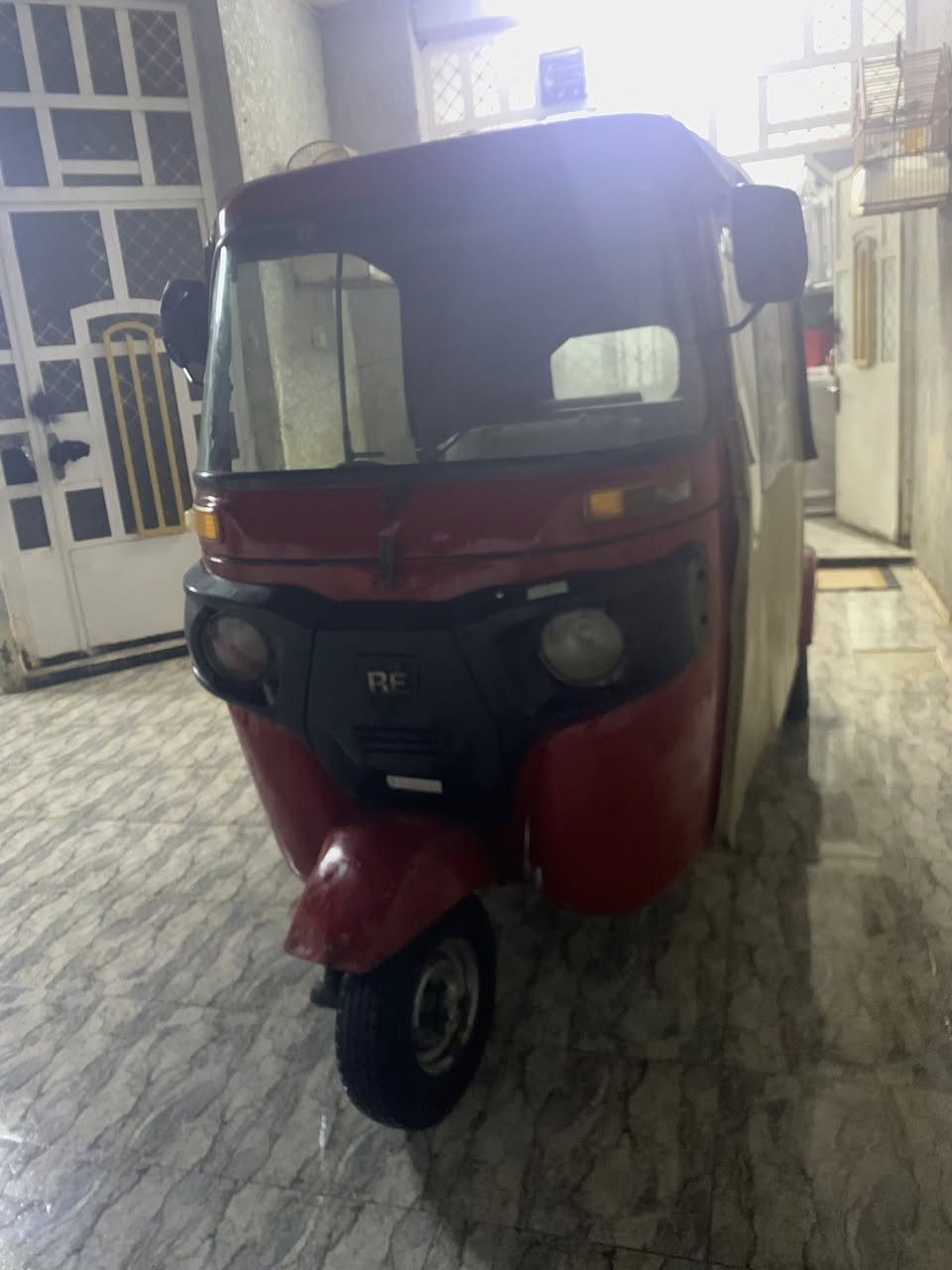 سلام عليكم تكتك للبيع ٢٠١٧ شهر ١٢ يوم٣١ محركها مال ٢٠ تكتك جاهزه كبل للشارع صعدتها تخبل مرقمه باسمي تحويل ثانيوم رقم ***********
