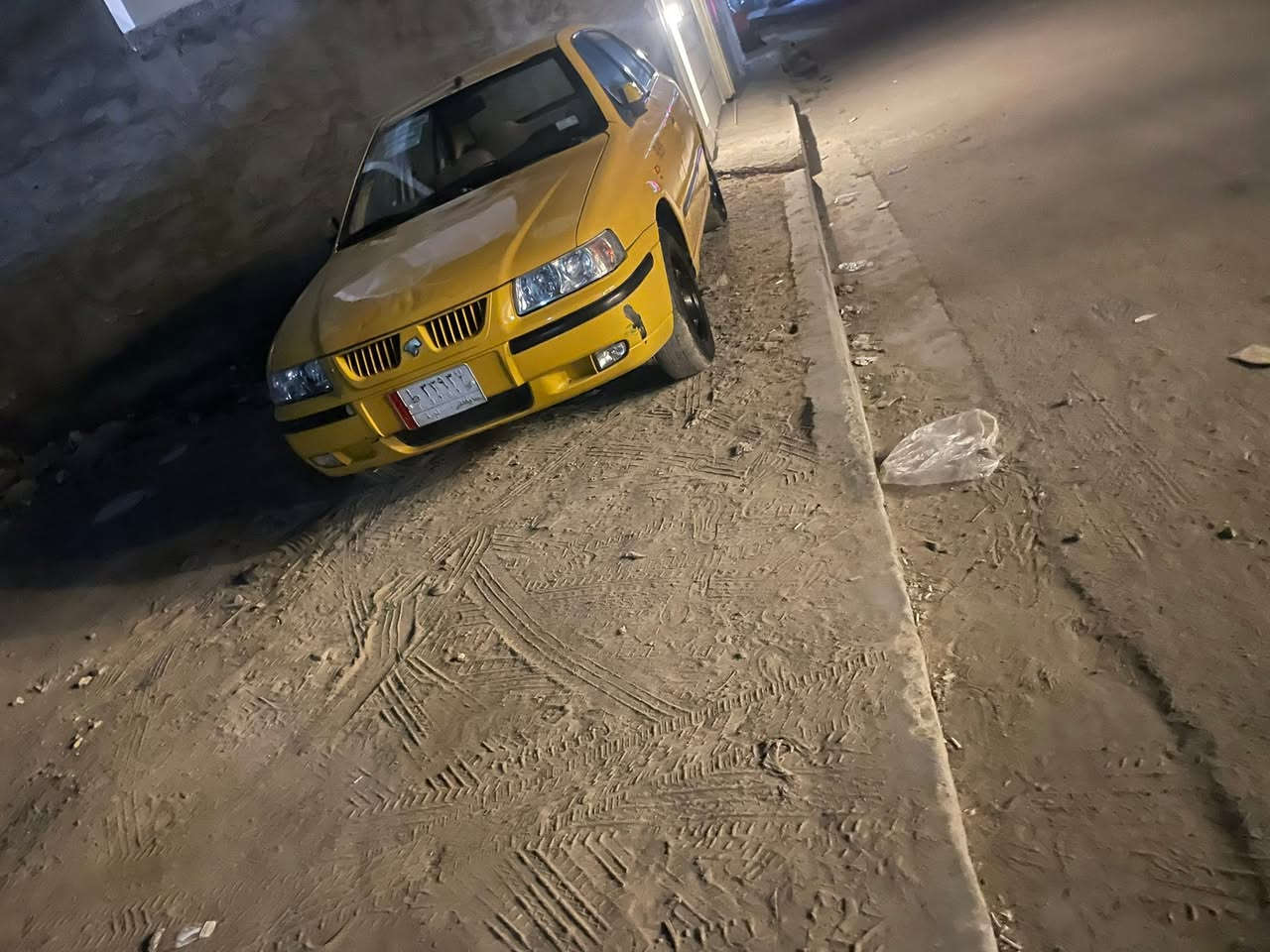 السلام عليكم سمند موديل ١٠ مكفوله كفاله عامه داخل بيجي ناطقه
كير ومكينه وصدر كله جديد تبريد ثلج ❄️ كهربائيات كله شغاله سنتر لوك شغال مصفرة هيئه وغرامات 
السعر ٣٢ وبيها مجال للطيبين 
المكان بغداد 
***********
