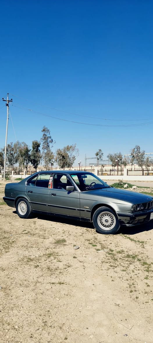 متاح بي ام للبيع 
موديل 1991
حجم 535
رقم بغداد 
مكاني تلعفر 
رقم الهاتف ***********
