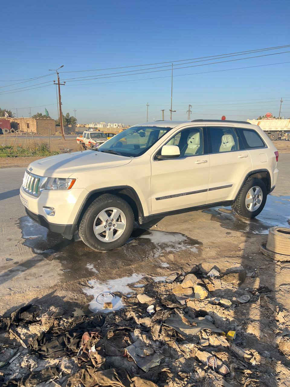 سيارة جيب لاريدو للبيع مكان السيارة ذي قار موديل ٢٠١١ لون ابيض مكينة ستة سلندر الضرر شبر بالبنيد وشبر جاملق الأيمن الامامي سيارة جاهزة 
الاتصال على الرقم ***********
