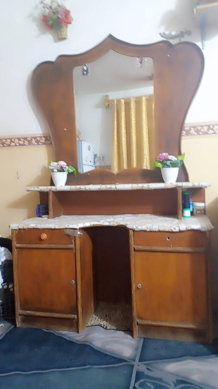 سلام عليكم غرفه للبيع صاج يريد يتصل على هاذا رقم ***********
