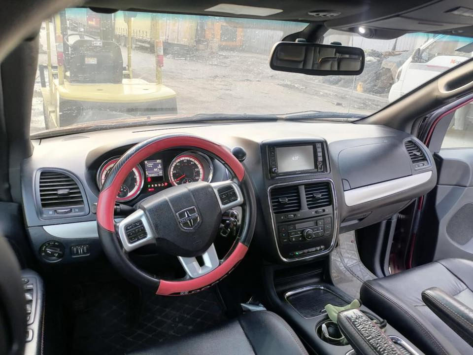 دوج كراند كرفان 2019 GT. بيع او مراوس بجيب ليمتد L
محرك 3.6

كشنات جلد سياحي 

كشنات قلاب 

تدفئة كشنات امامي 

هيتر مقود 

شاشة اعطال 

شاشة كبيرة 

نظام ملاحة GPS

تحكمات مقود جهتين 

مثبت سرعة 

نظام مانع للانزلاق 

السيارة ثلاث حادثها امامي قطعتين صبغ + تبديل جاملغ 

للأستفسار الاتصال على الرقم (***********)
