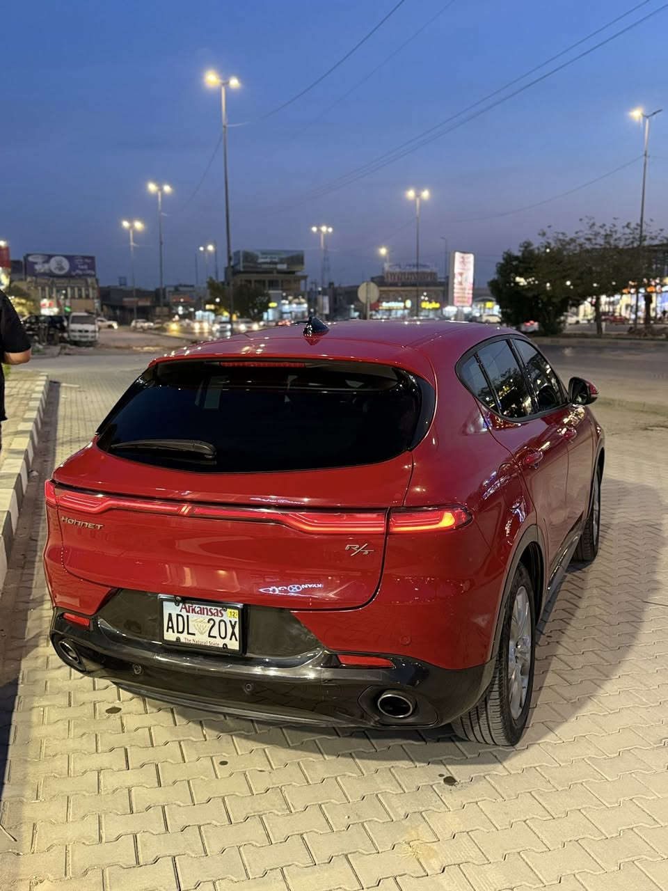 ‏dodge hornet RT دوج هورنيت
السعر 145 ورقة وبيها محال بسيط

الحادث كصه البنيد فقط ومصلح نفسه والباقي كفاله 
الموديل : 2024

المحرك : 4سلندر 1300تيربو +هايبرد بلكن 

المواصفات

شاشة حجم كبير

کار بلاي

كشنات جلد +مخمل + كهرباء + ذاكرة

تدفئة  بالكشنات

تدفئة بالستيرن

شفتات تحكم بالستيرن تبريد قطعتين امامي + خلفي 
المري الجانبيه تدفئة و اشارة ورادار

رادار امامي + جانبي

حساسات خلفية

كامرة خلفية دواره 

رادارات امامية + جانبيه

قيادة ذاتية

مانع تصادم

تحديد مسار

رقم فحص تترقم اي محافضه مجاني 

السياره دخول جديد اي نقص مابيه 

اي استفسار ***********
