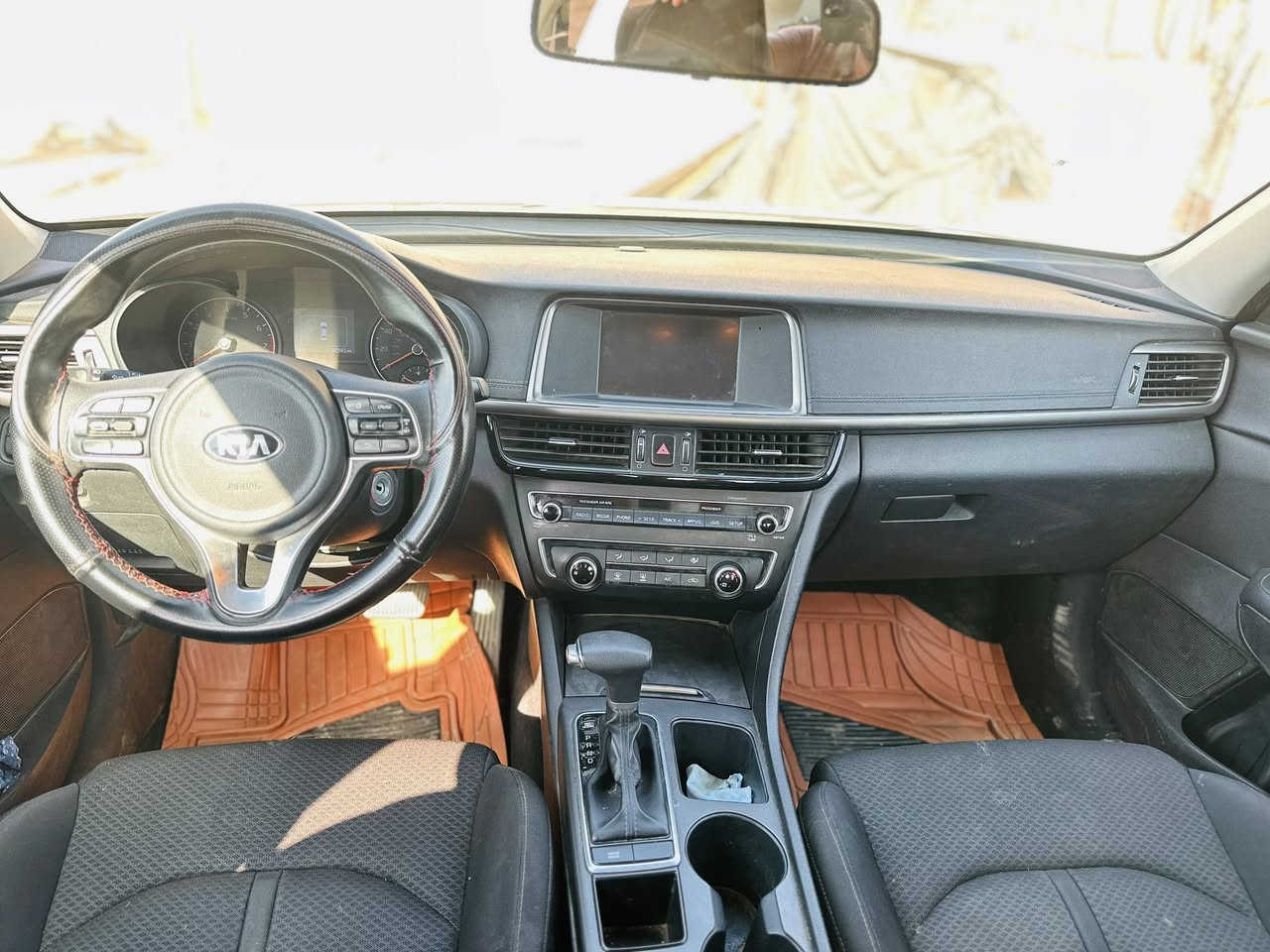 اوبتما امريكي 2018 ضررها موجود بالسونار ماشية 69 mi وسيارة حرة بغداد  بأسمي محرك 2400 كفاله من الفتح والتبخير والكير كفاله ايضاً جميع تفاصيل داخل المنشور تخم تايرات جدد تحكم ستيرن رادار جانبي كاميرا خلفية حساس اصطفاف مثبت سرعة منافذ UBS وAUX تبريد تدفئة كفالة على وضع الشركة بلاد. 

للاستفسار *********** متوفر واتساب 

السعر 150 وبيها مجال للشراي، 

عنواني ناصرية مركز
