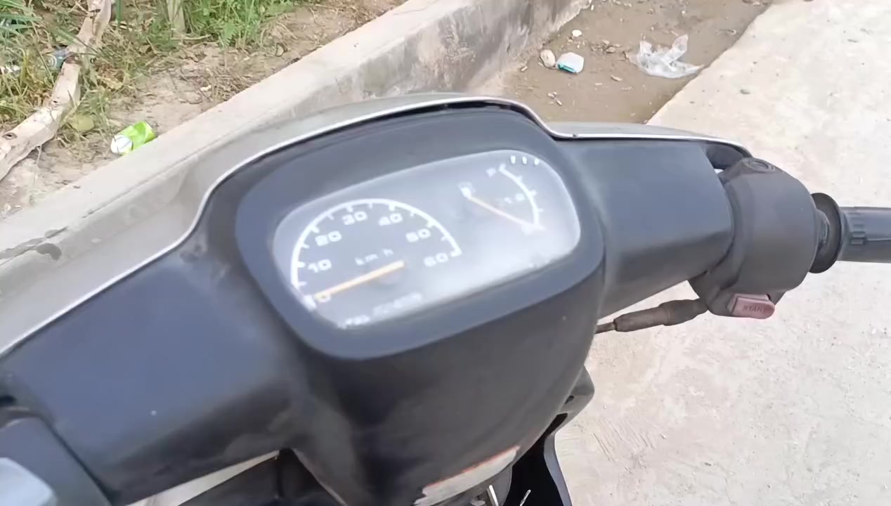 دراجه بتره ما مفتوحه كهربائياته شغاله عوزه فقط اشاره  هندر وسلف السعر 450 وبيه مجال واتساب فقط ***********
