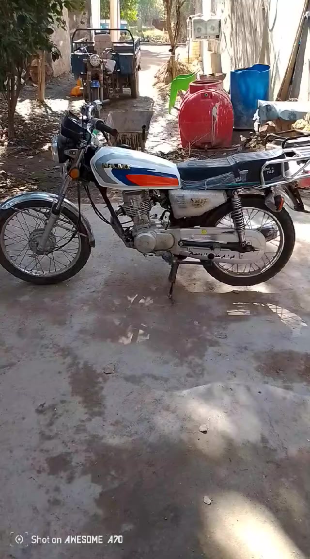 سلام عليكم...  دراجه للبيع اربعه گير نامه مكفوله كفاله عامه اوراق 2019 تعمير 23 العنوان النعمانيه للاستفسار واتساب ***********
