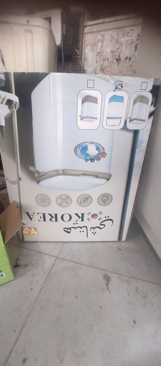 غساله ملابس اطفال جديده ماركة هيتاشي  مامشتغله السعر 60 متوفر في ورشة خالد الفني شارع النفط حي الجوادين قرب مجمع الجوادين ***********
