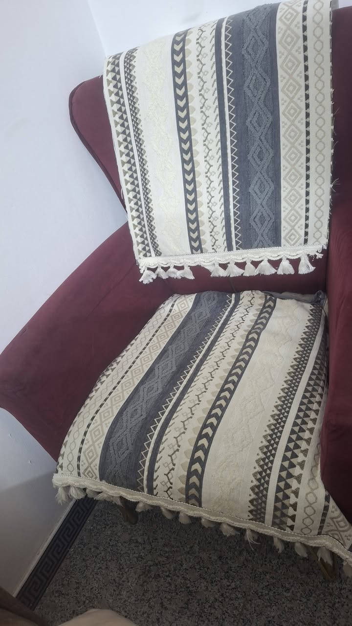 تخم للبيع 10 مقاعدنظام سريرب250 الف للاستفسار ***********
