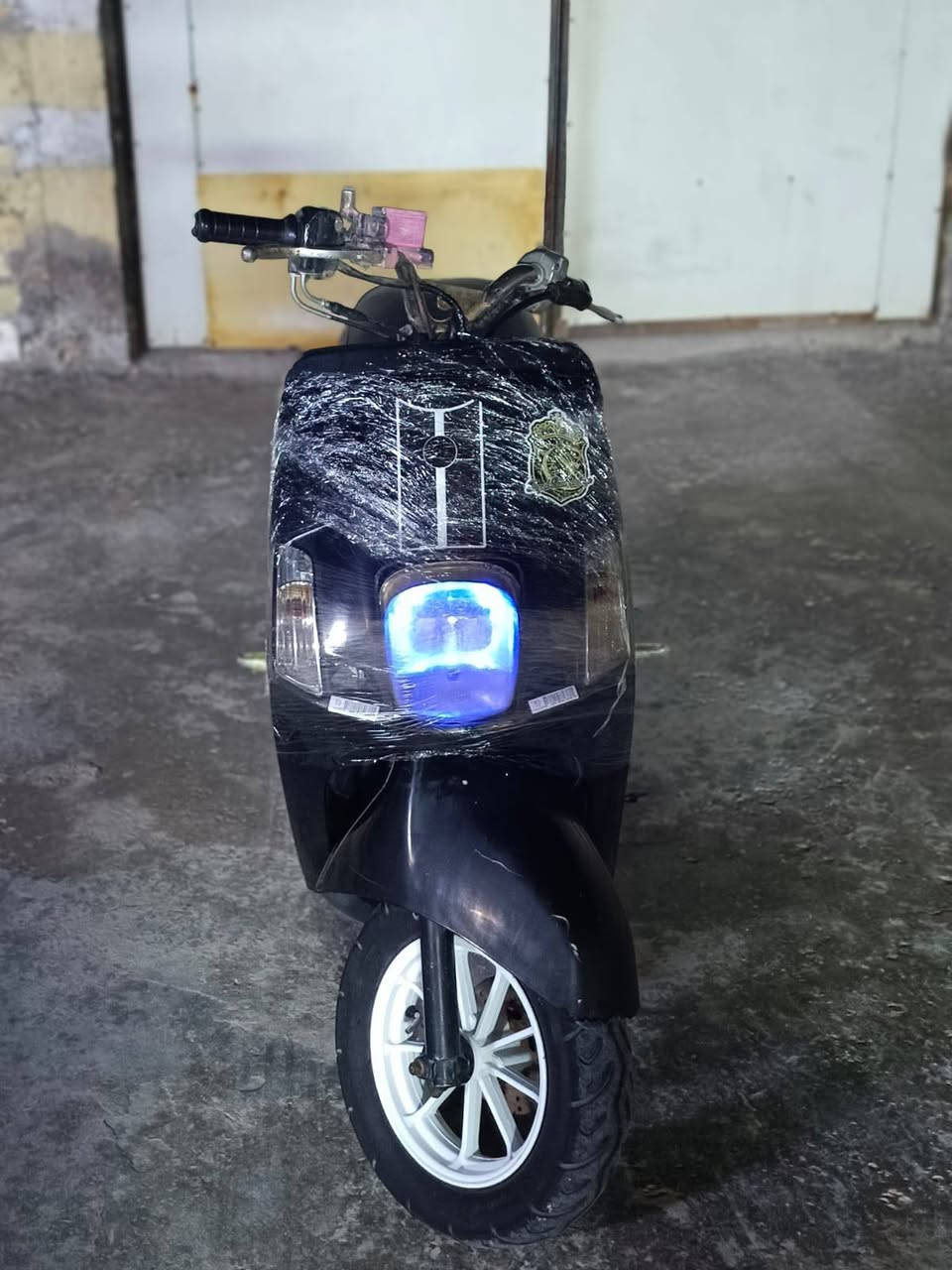 السلام عليكم دراجة بوليس120 نوزل
الدراجة نكرة سلف الكفرات كدامك شلعة ومعدل المحرك مكفول كهربائيات شغالة نقصهة صالنصة ودشبول 
السعر: 350 وبيها مجال 
العنوان: بغداد العبيدي 
رقم الهاتف:***********
