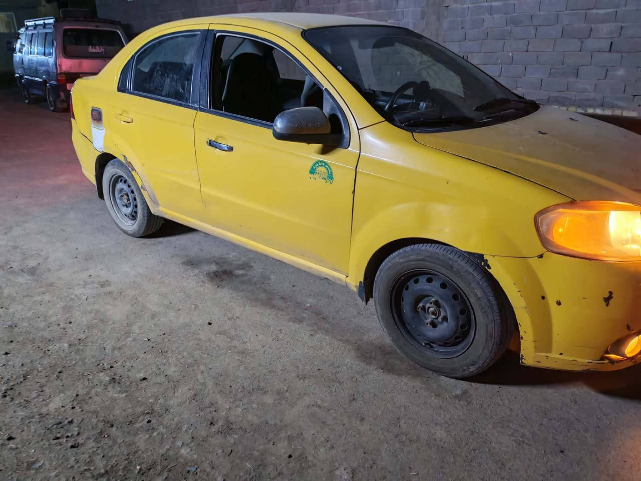 افيوموديل9 سيارة جاهزة على 24 حباية 
تبريد على السويج رقم بغداد بسمي 48وبيه مجال بسيط 
زوج تايرات جدد  حدادية جديده وفراش الكاعية جديده 
سيارة جاهزة كبل للشارع ربع ما تذب عليها
مسكر 1600 المرغوب مكان سياره بابل ***********
