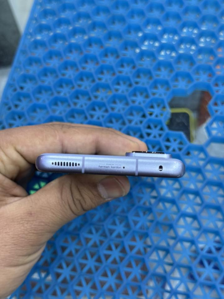 سلام عليكم
شومي 12 
ذاكره 256/12
كامل ملحقات 
نظافه 98 بي طخه بسيطه كلش يم ايسي الشحن مااثره 
نسخة عالمي 
معالج Snapdragon 8 Gen 1
شحن سريع 67
سعر 275 وبي مجال 
مكاني بابل قضاء الكفل
متوفر توصيل لجميع محافظات 
***********
