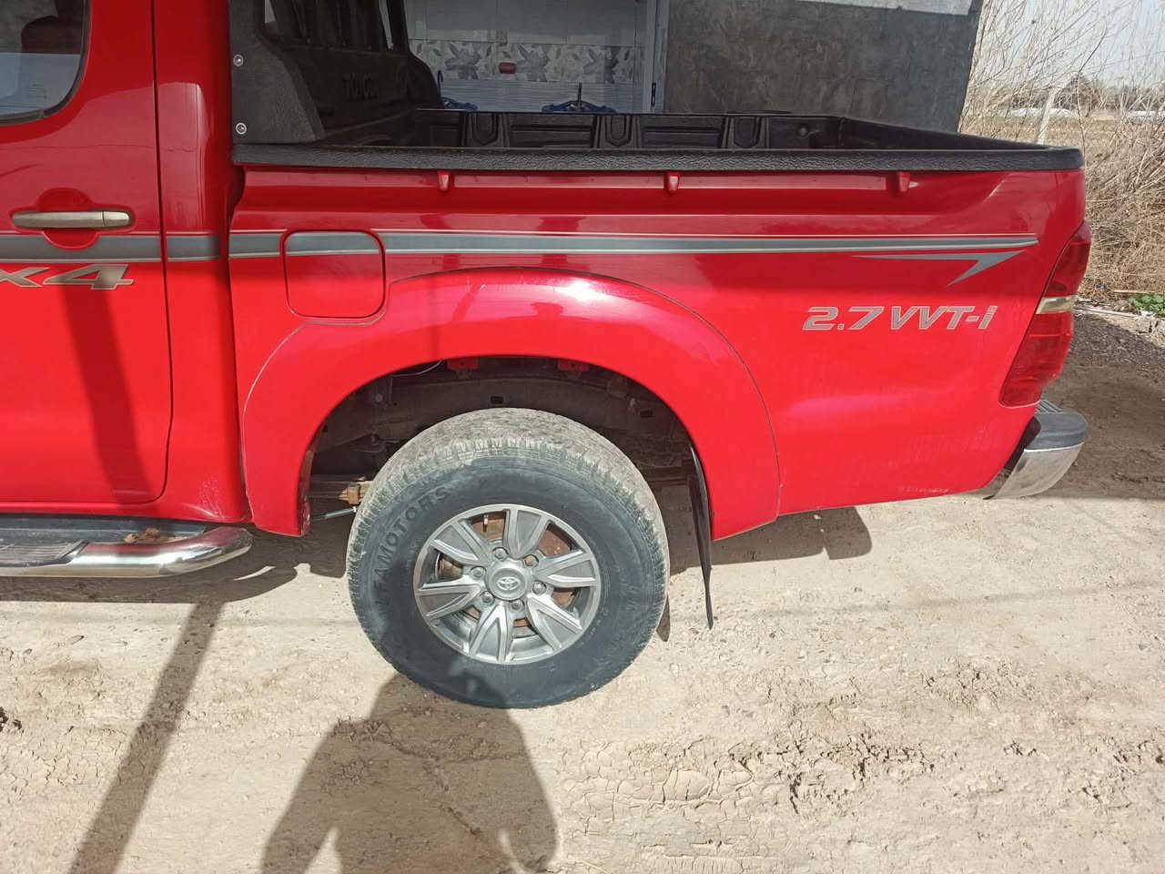 سلام عليكم تيوتا هايلوكس 2013 عالي فور ويل ماشيه 280الف فئة سياره AR5افضل فئه سياره كفاله عامه بس جكات بسيطه بيه  سعر 220ورقه وبيه مجال بسيط  مكان بابل جبله رقم للاستفسار: ***********
