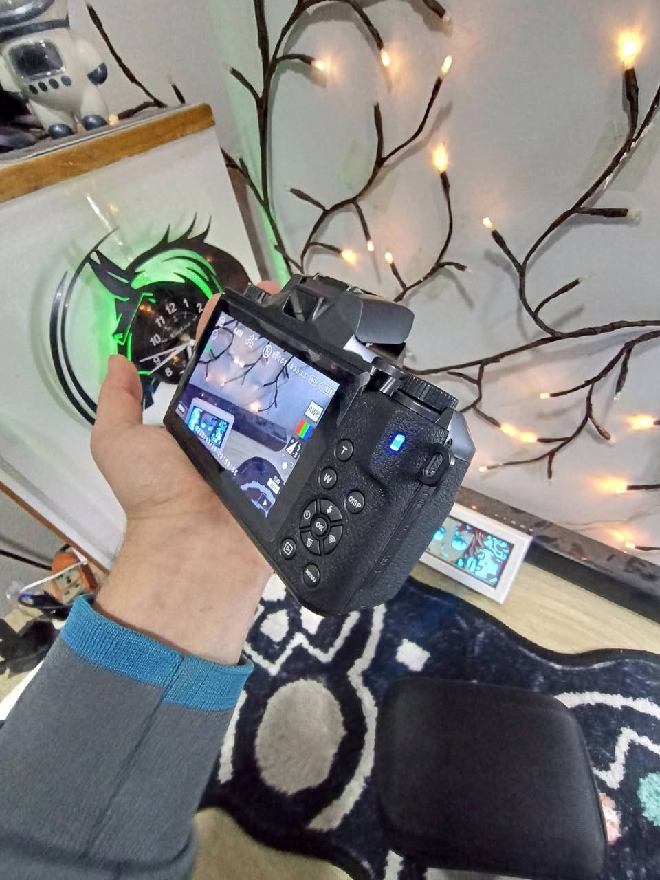 طلعتي كامرا📷 احترافيه شاشه عملاقه (لمس)
(غير مستعمل) جديد

شاشه لمس عملاقه ☑️
دقه 4K .. +فريمات 60☑️
دقة التصوير 64 ميكابكسل☑️
تربط WIF☑️
شاشه LED☑️
تدعم IOS☑️
شحن تايبسي ☑️

هواي تفاصيل بيها تابعوا الفيدوا بصفحتي 🔥

كامل ملحقات 🎁
(بطاريه +رام +حقيبه+كيبل الشحن +شريط)

للتواصل 📞 ***********
يوجد توصيل 🚕
