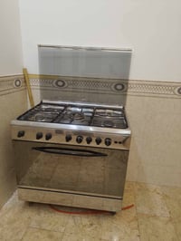 طباخ ٥عيون • فرن • نضيف