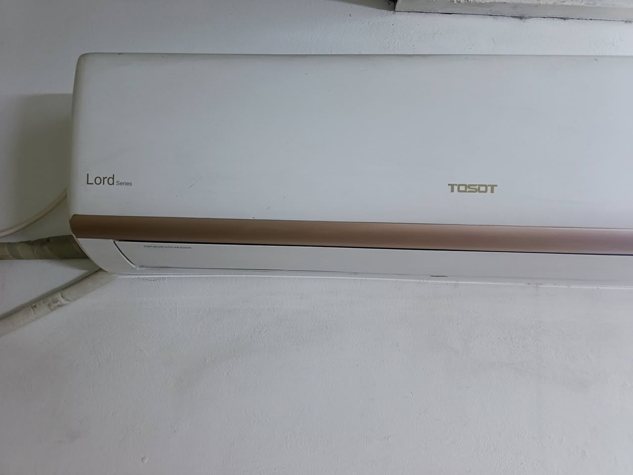 للبيع سبلت توسوت طنين كامل هوه والقطعه الخارجيه وغراظه
نظيف حيل بروده بارد جدا 
النجف حي الزهراء 
*********** بي وتساب
