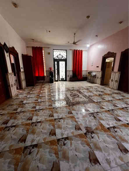 بيت للبيع موقعه قرب جسر خال بلفيروزيه ركن مساحتة 200 متر يحتوي على غرفتين وحمام داخلي وخارجي واستقبال ومطبخ وهول وغرفه واحده في الطابق الثاني ومطبخ صغير ايضاً سنة البناء 2021 السعر ب165 مليون وقابل للتفاوض

للأستفسار اتصال على الرقم

*********** البصرة
