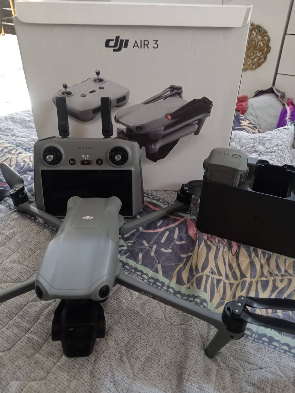 سلام عليكم حبايب درون اير 3   الدرون طياره فقط 5 ساعات  نضافه 100/100 السعر مليونين وبيه مجال 🫂 
***********
