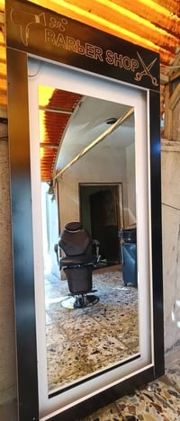 ادوات حلاقة جاهزه ونضيفه  يرهم صالون رجالي ونسائي رايدهن 750 الف وبيهن...