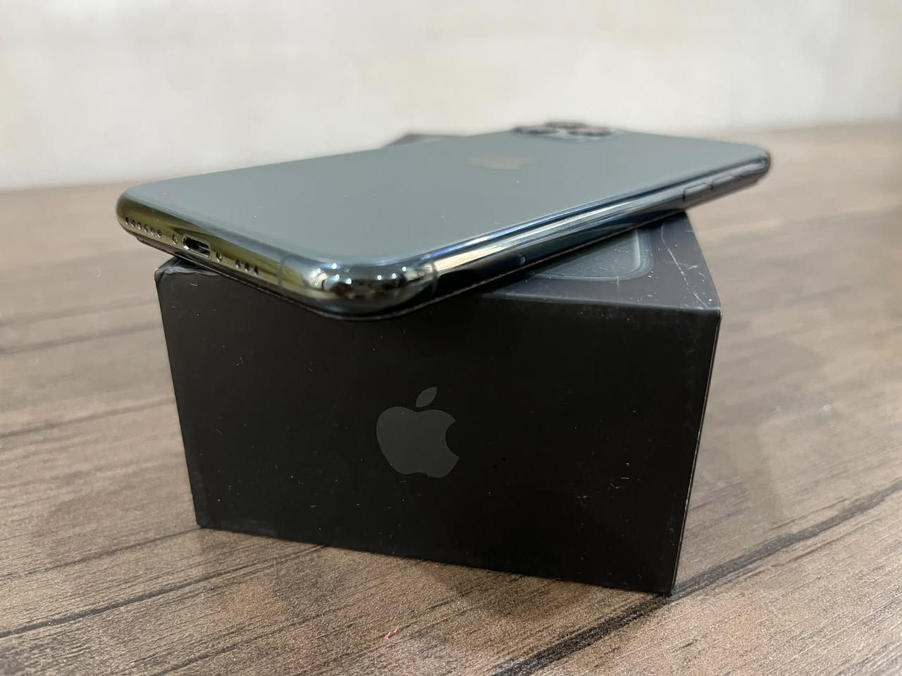 ايفون 11 pro برو فقط
دبل سيم كارد
نموذج M

بطارية 61 الأصلية (لا معلاية ولا مبدلة)

ذاكرة 64

كارتونة الأصلية وشاحنه وياه

الجهاز جدا نظيف ونظافته 99 ٪ 

ما مبدل بيه ولا قطعة ولا مفتوح ابدا 
من الشركة عندي 
وحتى وصل شرائه بوقتها عنديّ وبإسمي 

سعره 250 الف


**إذا كنت صاحب هذا الإعلان وتريد حذفه لأي سبب، رجاءا أرسل رسالة إلى الدعم الفني**