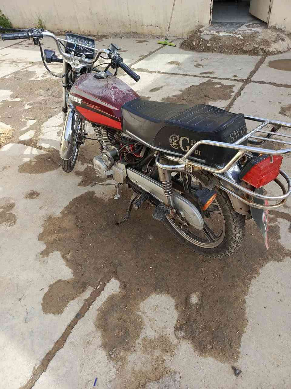 إسلام عليكم كل عام وانتم بألف خير 
سيفان 5 كير 
موديل 2020
الدراجة نقصها بس ربط كهربائيات للعلم كلشي شاده الها جديد  تصرف 10الاف بزايد اوراقها موجوده 
السعر: 300الف وبيها مجال 
العنوان: ديالى_كنعان
الهاتف: ***********
