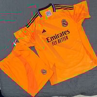 طقم تايلندي • مقاسات M-XXL • توصيل العراق