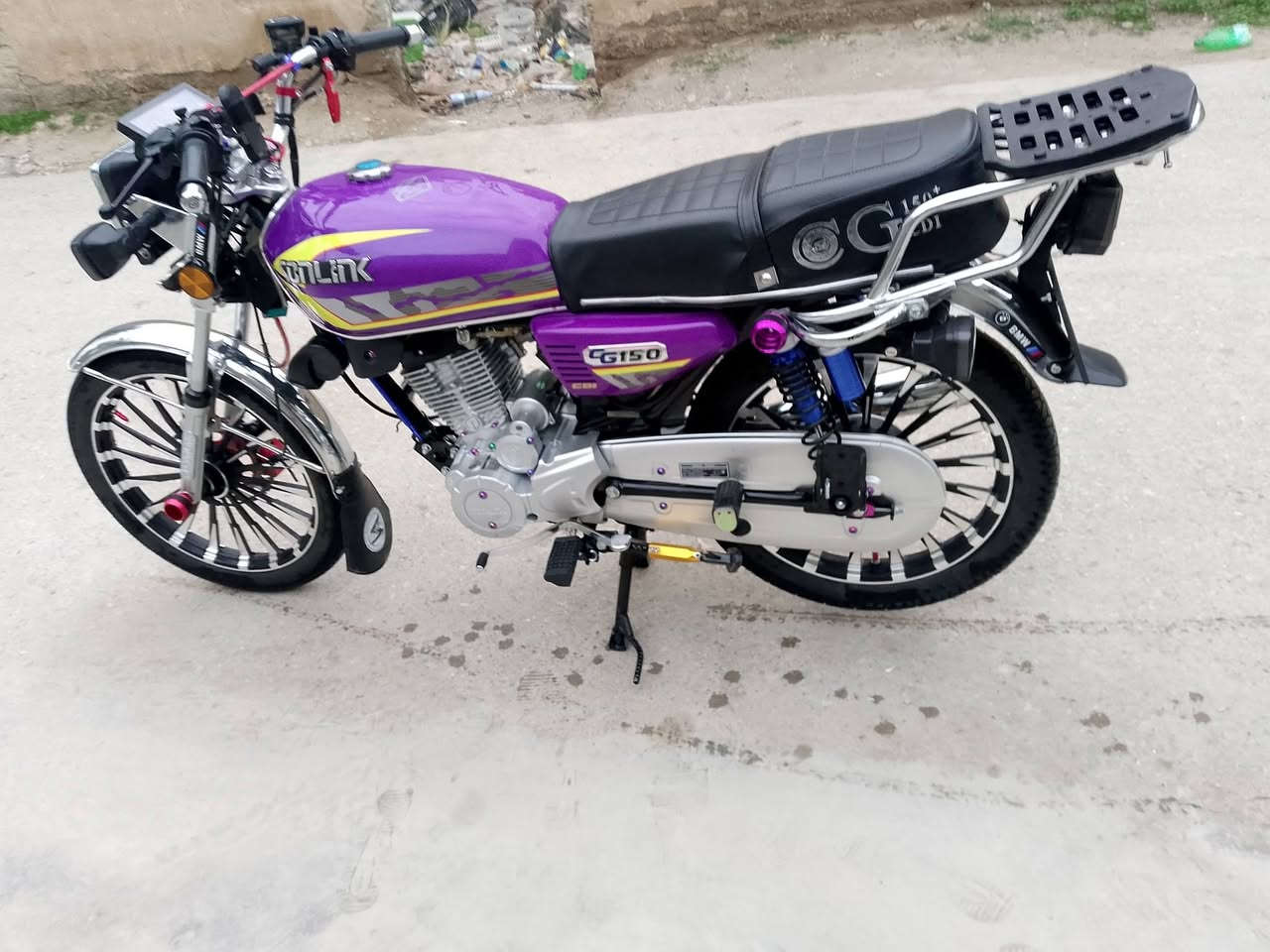 دراجه للبيع موديل 25كفاله واحد على واحدسعر900وبيها مجال***********
