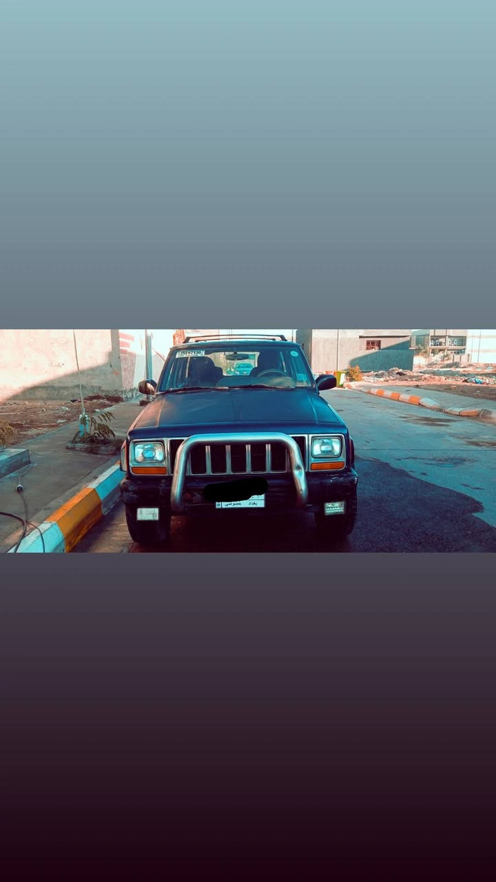 السلام عليكم
جيب شيروكي Xj كلاسك موديل 2000
مكينة vvt.i 3000
السيارة جديدة محرك . كير. اكسل
تبريد غاز فقط
تخم تاير - ويل كب
صدر جديد
غرفة نظيفة جدا كما موضح بالصور ( جناي)
كهربائيات شغالة - فقط سنتر لوك
الرقم بغداد - سنوية 2027
تحويل فقط
السعر : 60$ مجال قليل للراغب بالشراء
العنوان : واسط - الصويرة
موبايل : *********** متوفر واتساب
