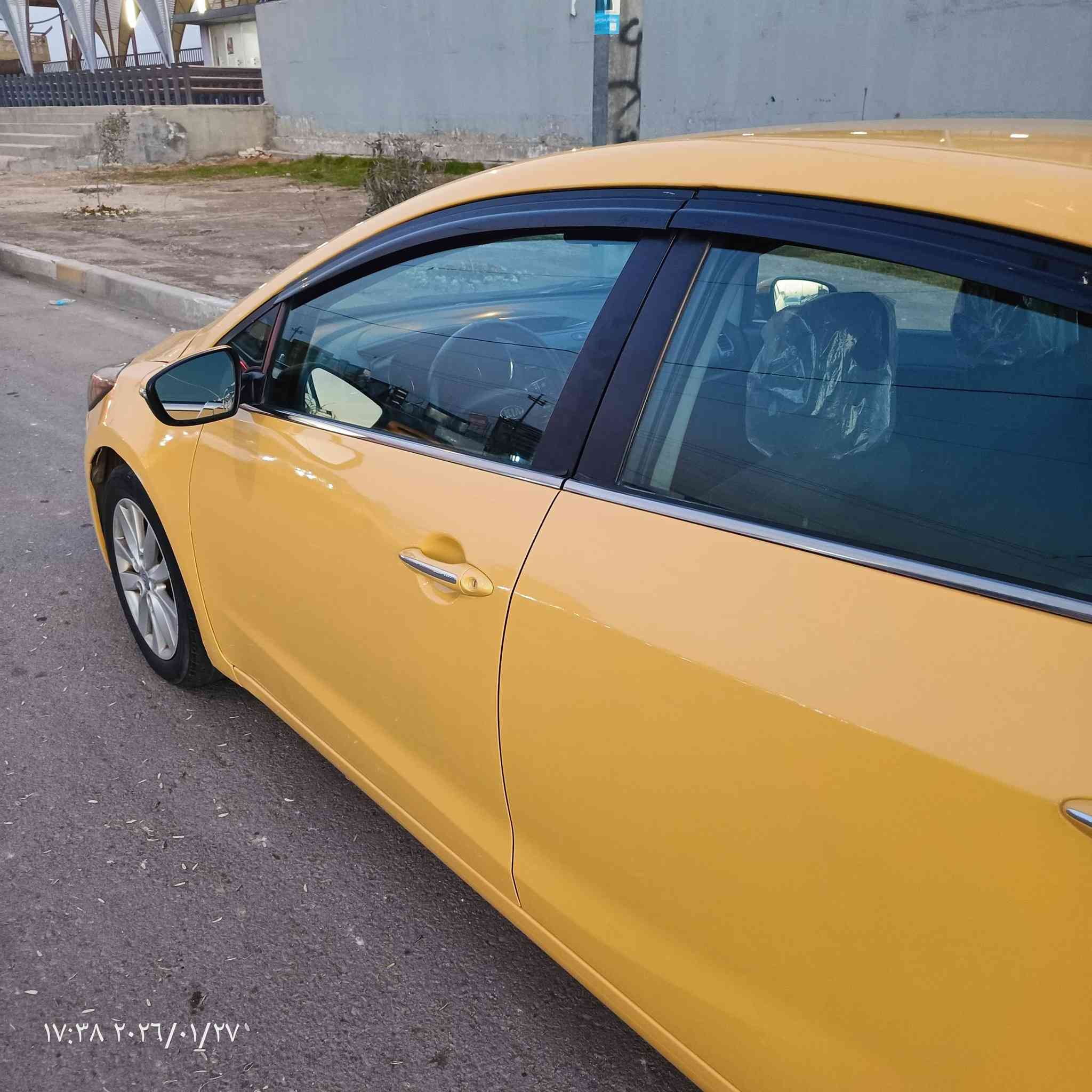 عندي فورتي للبيع مديل (( 2014 ))
عندي فورتي للبيع مديل (( 2014 ))
محركها 2000 جي دي اي بدون تنقيص 
حادثها جاملغ عكس السايق مبدل والبنيد معدل
وبيها بارد باللغد جهة الجاملغ البي حادث عكس السايق 
السيارة جاهزة 
بدلت مكينة ب 2020 مال حاوية بالنقل مكسور بيها  البراغي اللي تنشد بيها اذان المحرك (يعني الكسر من بره خارج المكينه ) وشلت وجه التامن كيس مال المكينة القديمة وشديته للجديده فقط لان الفتحة والبراغي تجي صب ويه المكينه اذا شايفينها. واكو صورة للتوضيح نشرتها للتوضيح.
والسيارة خير من الله 
تخم تاير وباتري جديد وحدادية جديدة 
ماشية 106 ميل
سعرها شدة وبي مجال 
خوية سولفتلك كلشي حتى لا تتعنى وتجي وتكولي مكلتلي
مكاني بغداد الدورة
وبالعافية على الياخذها
تجي اتشوف وتفحص وتشلع عيوني واذا اكو مراوس بخصوصي حاضر للفرق
***********
