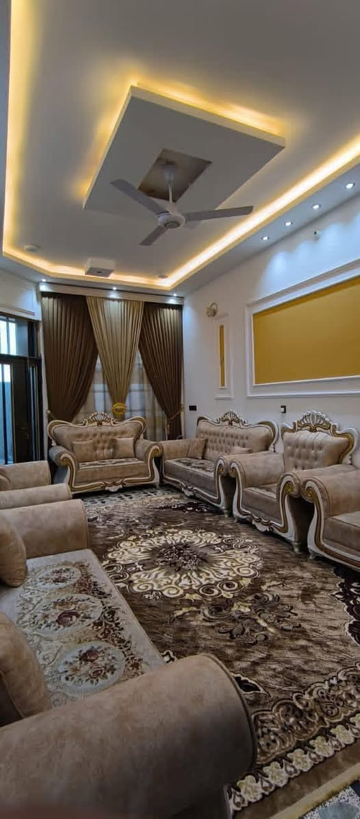 #للــــــبيع 

منطقة الـ 24 خدمات مجاري ارصفة 

رابع بيـــت عن شارع 60 

مساحة 150 

4 غرف نوم 

الارضيةًمرمر مجهز بـ 5 سبالت 

و 3 سخانات 
حديث بناء 2025 

السعر المعلن 210 مع الاثاث بدونه 205

‭***********
