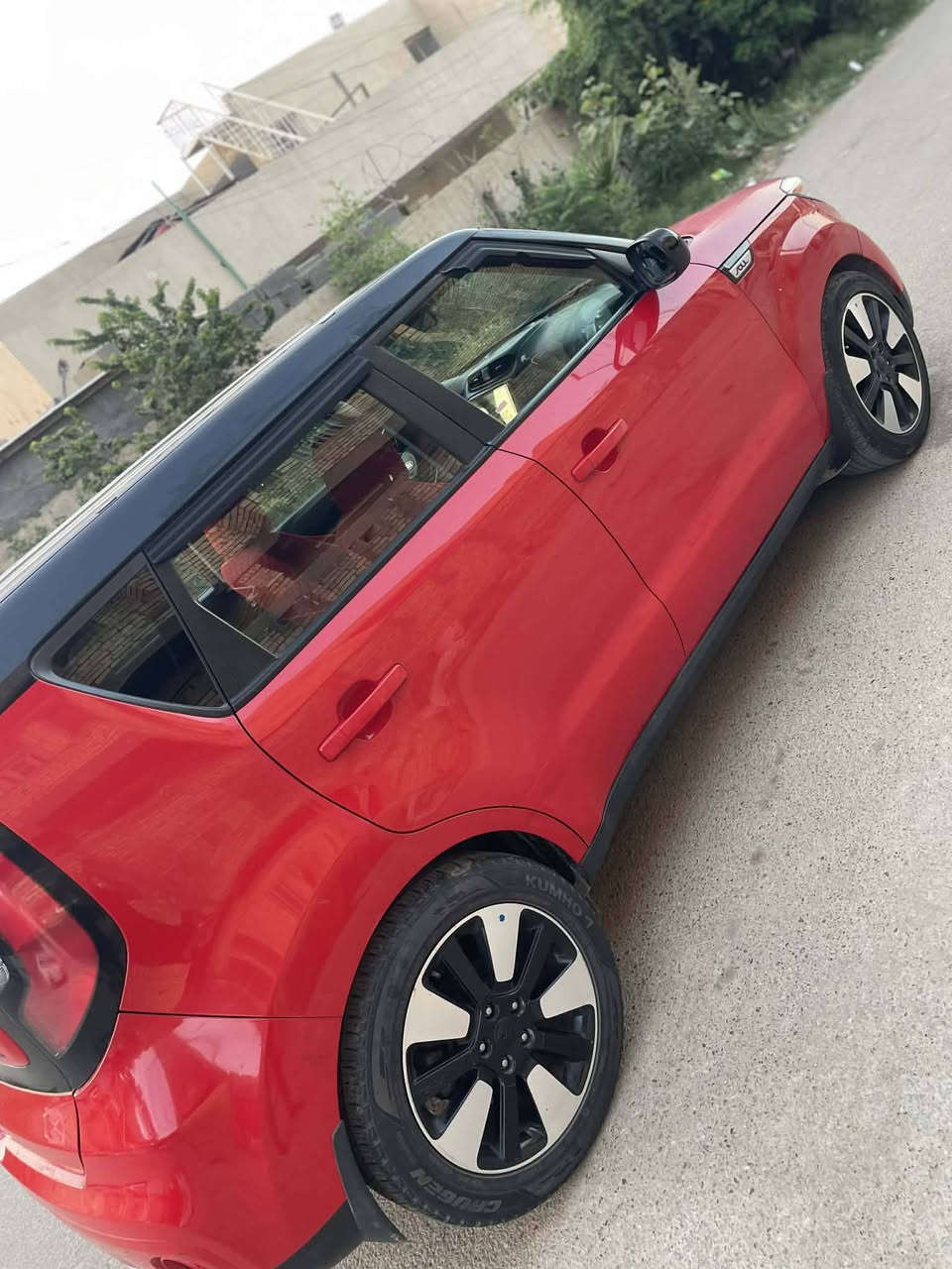 السلام عليكم كيا صول للبيع موديل ٢٠١٧ وارد امريكي حادثه جاملغ وبنيد بدون دواخل مكينه ٢٠٠٠ مكينه كير تبريد سياره جاهزه مواصفاته كامره شاشه تحكم ستيرن ماشيه ٦٦ رقم بغداد باسمي مكان سياره بغداد  سونار موضح ب منشور السعر١٠٠ بيه   مجال بصيط  الاتصال ***********
