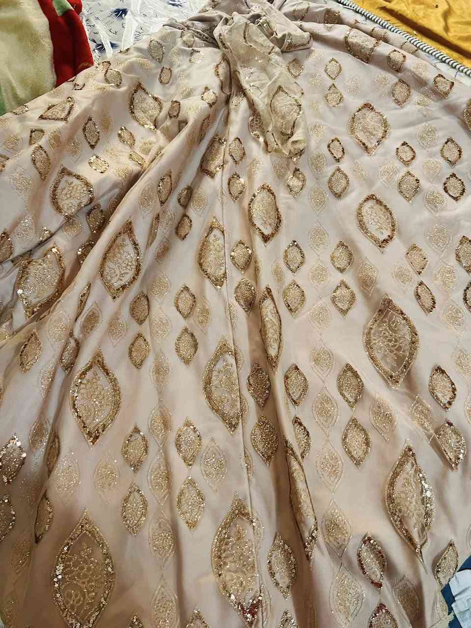بدله ملبوسه ساعتين راقيه بلبس وجديده قصيره ومن وره تسحل ذيل قياس 42 ماخذتهه 95 واريدهه ب35 التعجبهه تراسلني خاص


**إذا كنت صاحب هذا الإعلان وتريد حذفه لأي سبب، رجاءا أرسل رسالة إلى الدعم الفني**