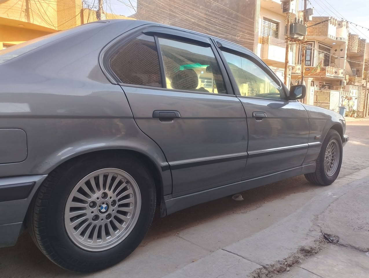 السلام عليكم شباب بيع مستعجل 535 اصل سياره مشدود مكينه 525 مسكر دبل فانوس كير مكينه شرط تخم تاير صدر غرفتها نضيفه سياره خير من الله 55 وبيها مجال مكلف بل نشر هاذه رقم صاحب السياره ***********
