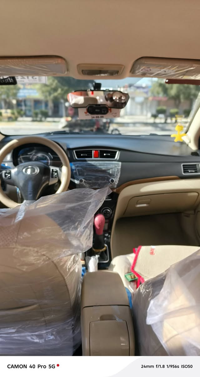 سلام عليكم كريت ول ٢٠١٦ سيارة حيل جديد وجاهز من الدعاميه لداعميه كشنات جلد تحكم ستيرن شاشه إلكتروني ويل كروم بيها فقط بل هلال شي بسيط صبغ والباقي سيارة كلين كير محرك بلادي كلشي بيها بلادي وسنويه مشروع وطني شرط التحويل دفتر بانزين هم بي السعر 88 لل استفسار اتصل ***********
