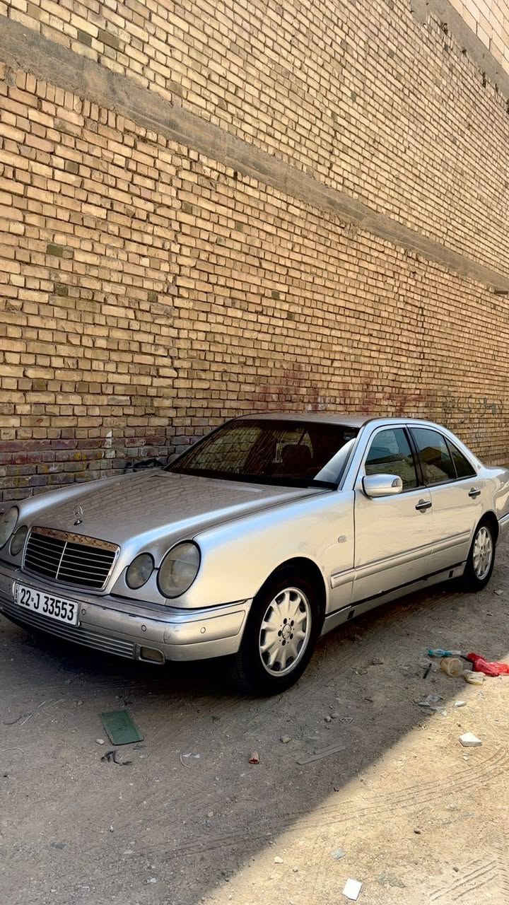 سلام عليكم
ام عيون(E320 وارد اليابان) موديل 1995 محرك خراطيم
رقم اربيل مميز(33553) سنويه 2030 هزه بعدها مامخلصه 
تحويل لايمته مايعجبك لان بسم جيراني مكانه كربلاء 
سياره متعوب عليها جاهزه من كلشي كير محرك كفاله تخم تاير كهربائيات كلها تشتغل  يعني مال جناي فقط مصبوغ عام اثر جراد(بدون اي ضربه او خياس) سياره نقصها صبغ دعاميه اماميه فقط سعر 97 بيها مجال للطيبين *********** مكاني كربلاء
