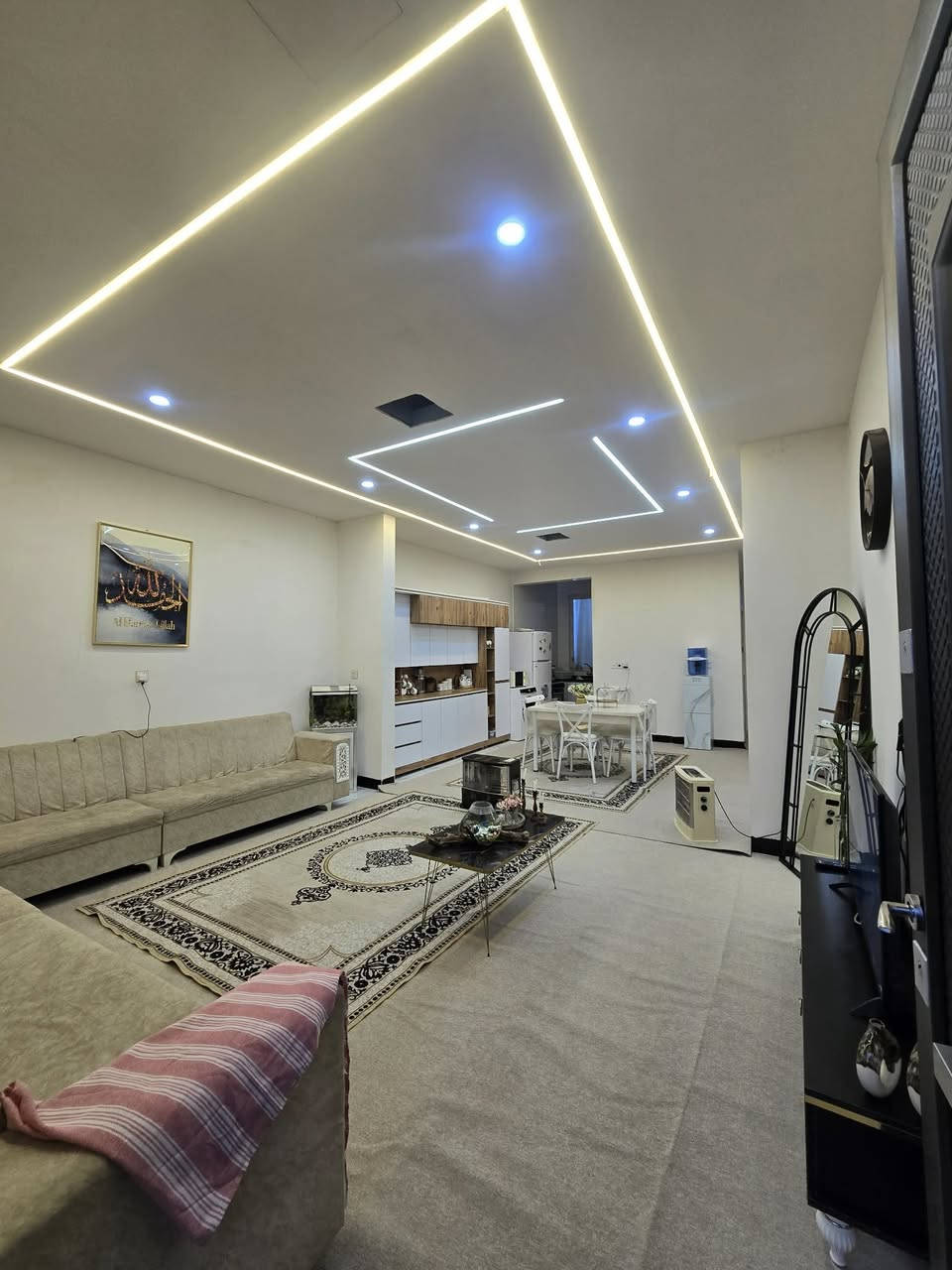 اعلان رقم (1889)📢📢📢
_________________
دار للبيع مساحة 100 متر 
فول سيراميك بناء حديث 
الموقع بنجاعلي 
قرب جامع بلال الحبشي 
استفسار 
***********
***********
