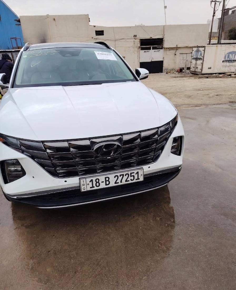 توسان 24 لمتد هايبرد
فول مواصفات واحد على واحد 
بانورما تقديم ترجيع بالبصمه 
كير دكم  داخل ابيض 
دخول جديد 
صور الحادث داخل المنشور 
كشر مكفول من الصبغ 
شاصي ايسر بي تعديل بسيط 
السياره بسمي 
بانزين وشحن هيه تشحن نفسها 
مكاني حله
***********
***********
