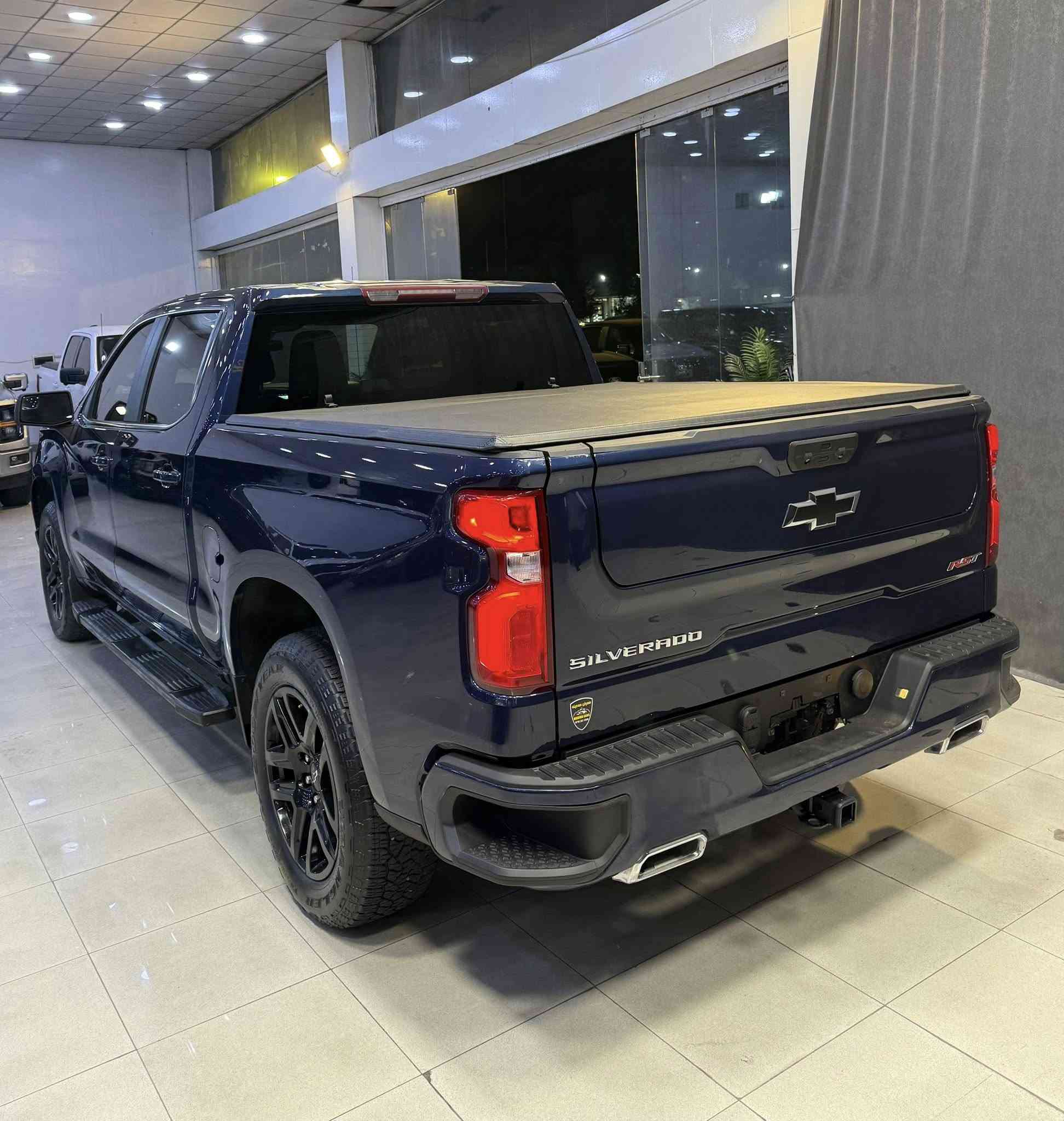 Chevrolet Silverado 
2023 RST
V8 - 5.3L - 4x4

بسمە و شغال
شاشە و کامیرە
لایت لید
کوشین کهرابایی
کوشینات هیتر
سوکان هیتر
رادار
باب طویل
بودی قصیر
ویل 20

50.000 mile
2 قطعە صبغ
سعر 355 ورقە

معرض ( مەدینە ) اربیل شارع ١٠٠م
0750 261 2500
0772 665 1010⁩
