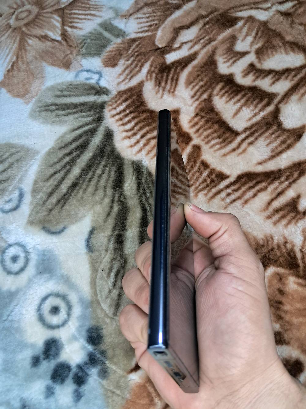 سلام عليكم ..اس 23 الترا شرق اوسط دبل خط✅
 ذاكرة  256 /12 داخلية 12 ✅
كارتون ملحقاتة كاملة ✅
 نضافة 99% موضح بالصورة (الجهاز جان مضموم)✅
محتفظ بي وما متعوب ابدا لعبة منازلة  بي ✅
مكفول كفالة عامة وتربروف ✅
مواصفاتة معروفة ميحتاج اشرح كامرة وبطارية وكذا ..
السعر (750) بي مجال بسيط حك الجية فقط✅

هاتف *********** اتصال او واتساب ✅