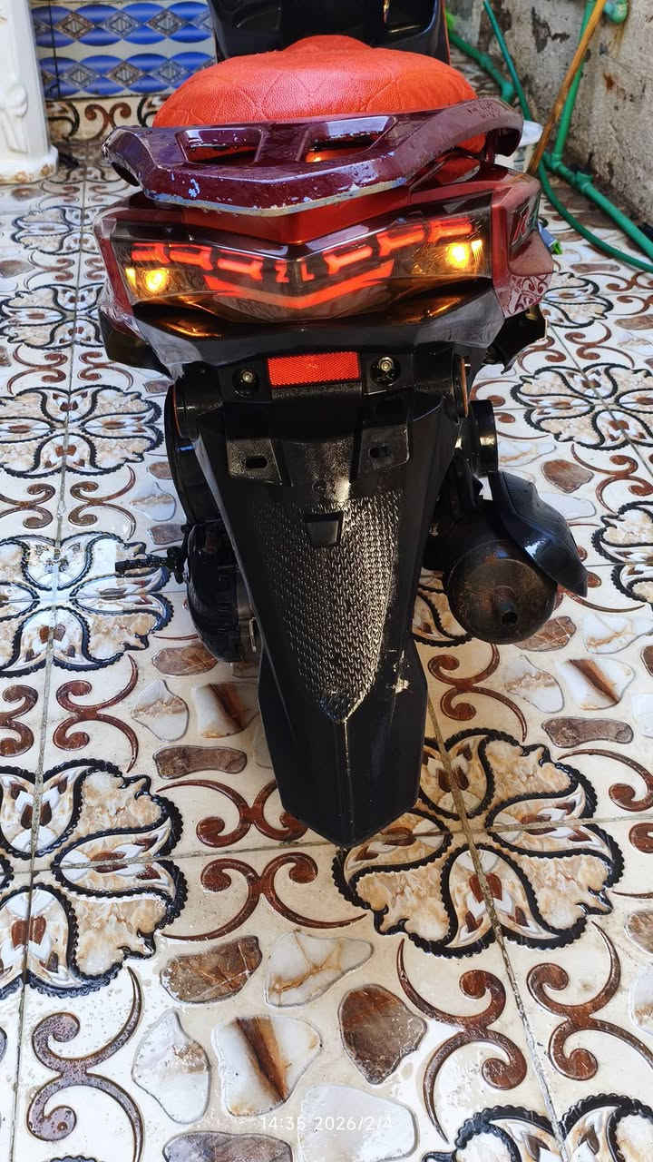 سكنس لد حديث محرك ماكس
كلشي شغال 
سلف 
هندرر 
دبل اشاير 
هورن
السعر 350 وبيهه مجال 
مكاني البصره 
*********** واتساب+اتصال
