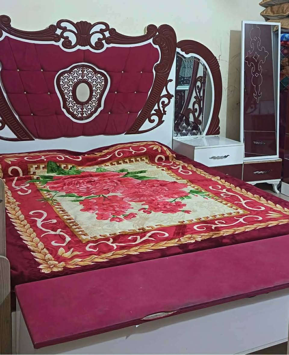غرفه نوم ملكي للبيع 700وبيه مجال ***********
