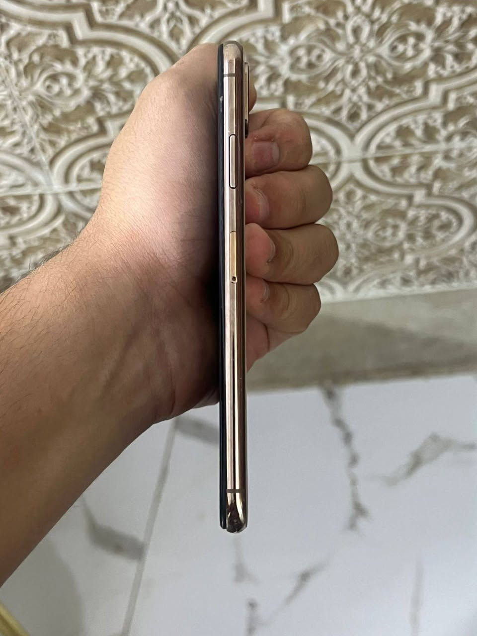 ايفون إكس ماكس تليفون نضيف مبدل بطاريه وفيس ايدي يحتاج برمجه وكامره الخلفيه واكفه باقي تليفون كله شغال ونضيف ذاكره 256 نموذج M بطاريه 100 سعر 120 قفلل مكاني بغداد لكرخ رقم ***********  تليفون فقط (بيع)

