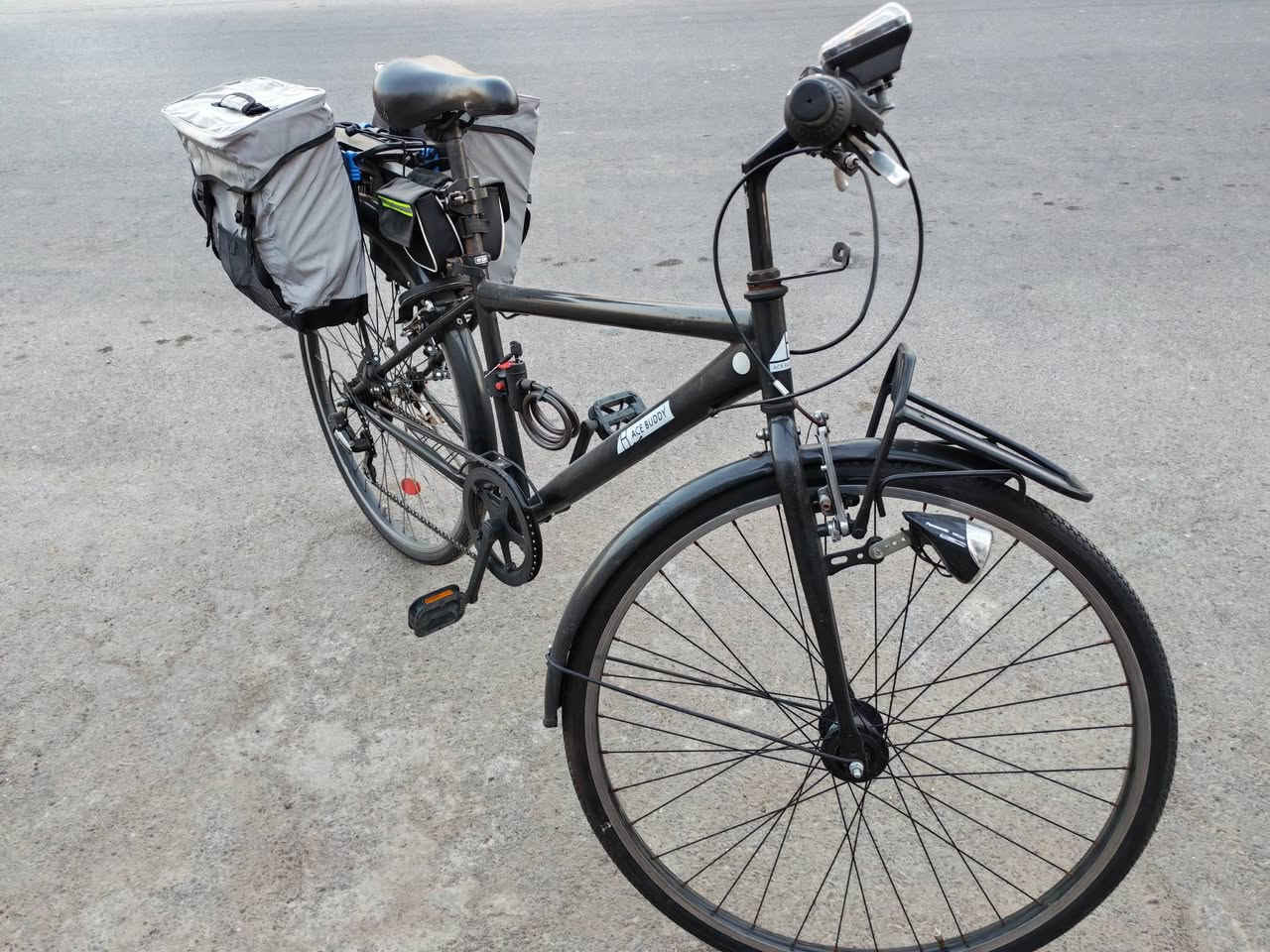 السلام عليكم كابتن علق تم ويوصلك سعر قطعه ترحال🚴🏻🚴🏻 من ماركه BUDDY باله اوربي ما مستعمله بل عراق ✨اي نقص مابيها دراجه كامله✨ مسافات طويله جداً مريحه   📍عنوانه كرادة مجمع مشن ***********
