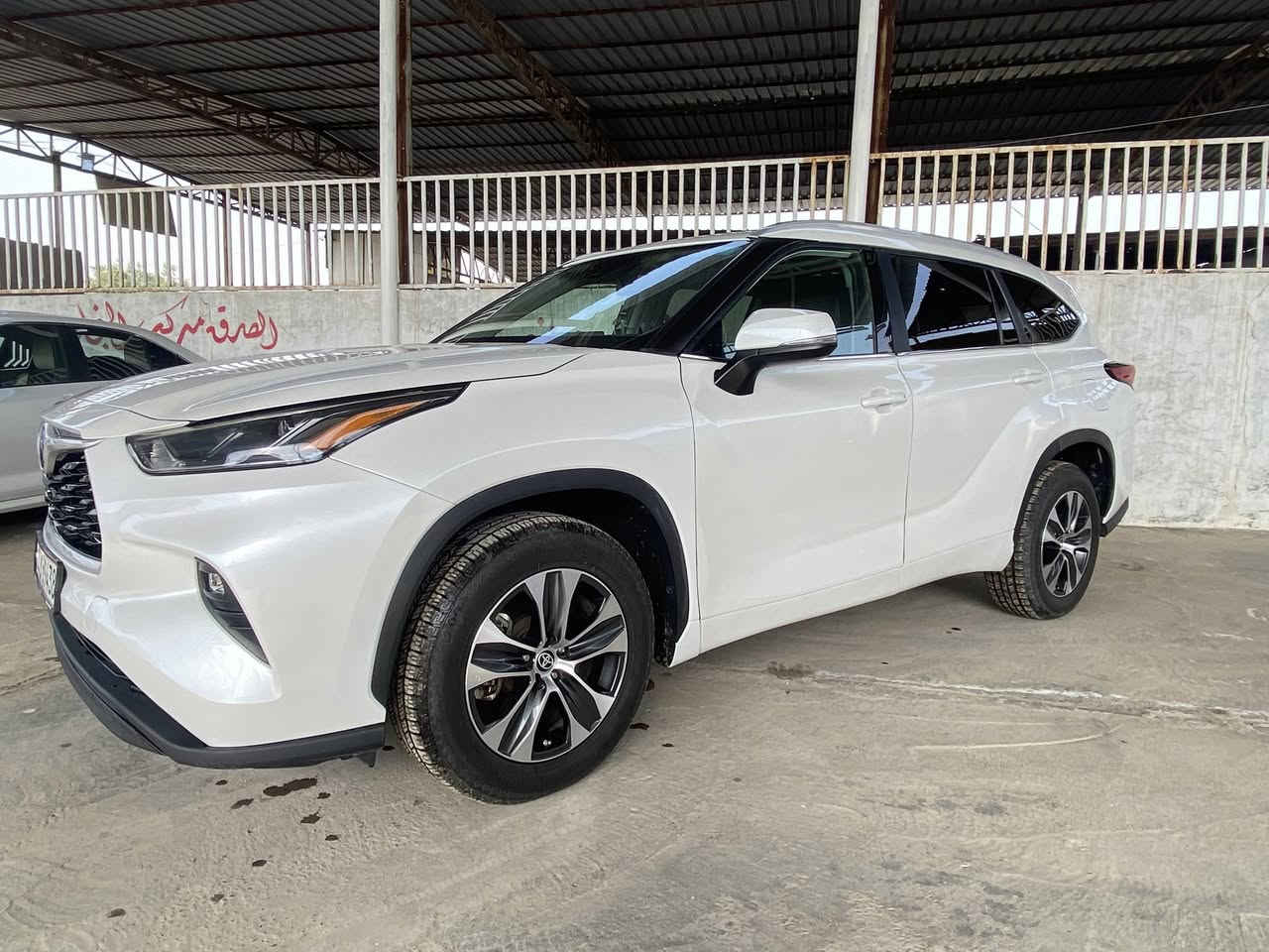 للبيع أو المراوس حسب القناعة
هايلاندر هايبرد 
الموديل  2023
السعر 245 بيها مجال
رقم بغداد 
صور الحادث مع الصور  
تبديل وصبغ الابيبان جهت السايق وجاملغ خلفي ايمن وبنيد صبغ و تكم وبدايت القماره كدام الفتحه فقط  
ماشيه 67 الف ميلmi  
ايرباك البرده طاك والكشن فقط
المواصفات XLE 
داخل جلد اسود 
المحرك 2.5 
المواصفات 
بصمة تشغيل
 فتحه سقف 
صندوق كهرباء 
بردات خلفية 
رادارات + تحديد مسار + قيادة ذاتية +نقطه عمياء 
كراسي كهرباء + مقاعد امامية تدفئة  
منافذ 120V فولت وسط وصندوك
ثلاث قطع تبريد منفصل
الموقع: سامراء
 الاتصال: ‭0772 305 4947‬
