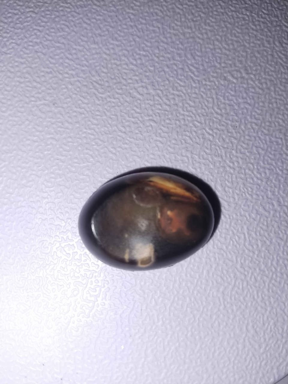 فص عقيق يماني ملكي بامتياز الون اسود فاحم وبلضوة يتحول الى احمر قرمزي خامة قديمة وجاهزة لصياغة محبس او كلادة الحجر طبيعي مية من مية ونادرة والي يعرفة يقدر قيمتة سعرة 150توصيل داخل كركوك مجاني *********** كركوك, العراق
